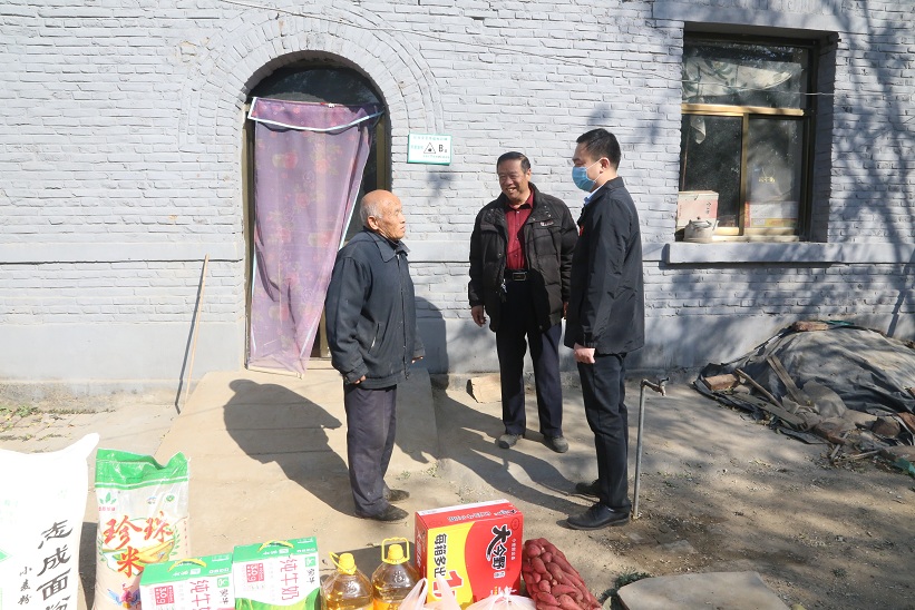 心系貧困戶  幫扶送溫暖  ——藥都集團(tuán)在行動